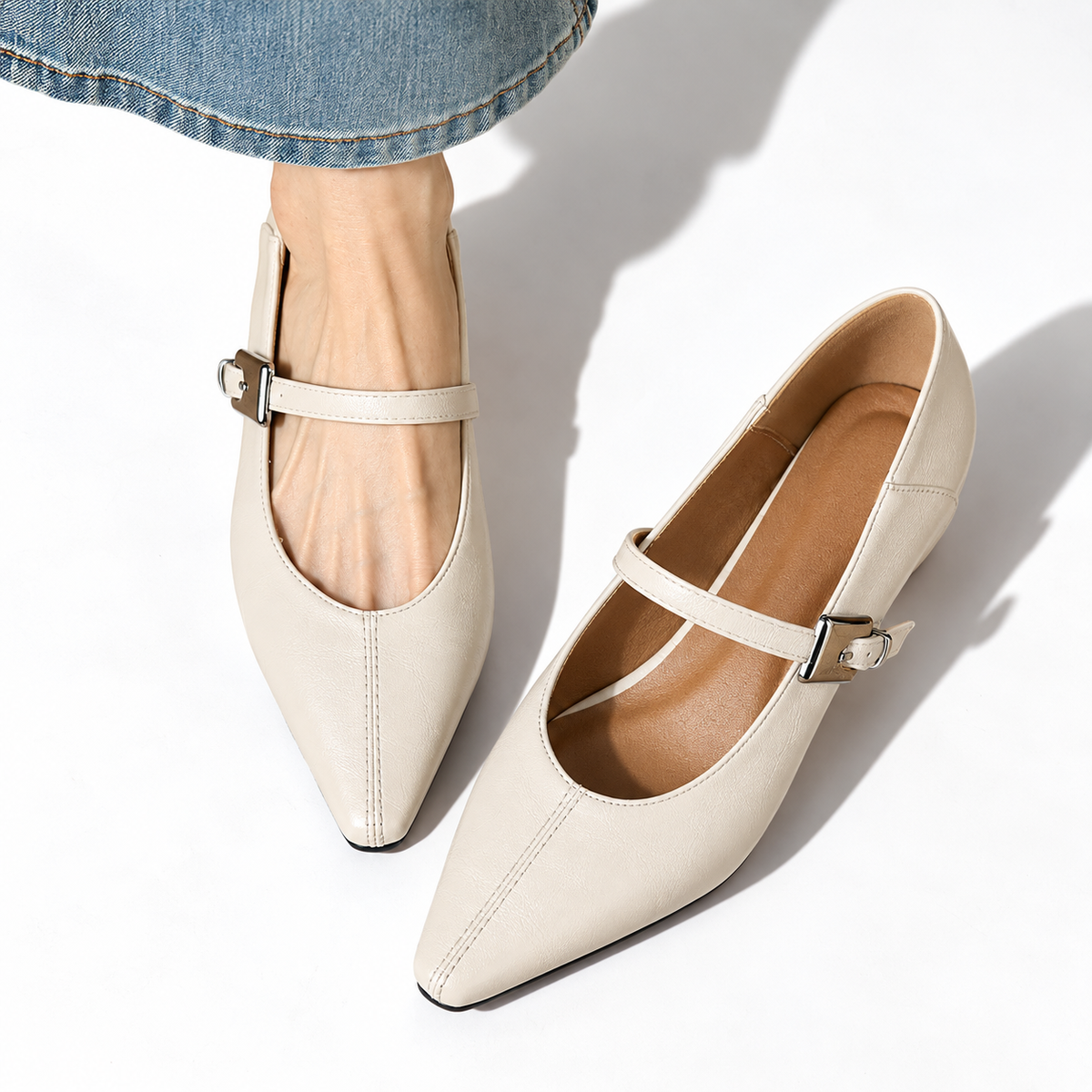 Tamsis | Pointed-Toe Mary Jane Flat