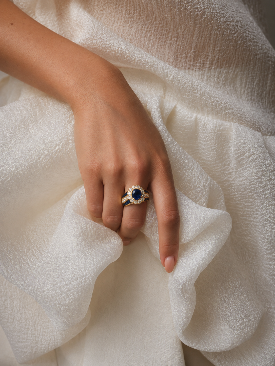 Goldy Sapphire Blue Ring