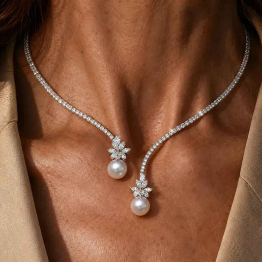 Elegant shiny necklace with sterling silver pearls