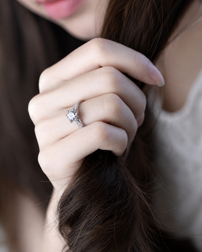 LUXURY STERLING SILVER CLASSIC RING