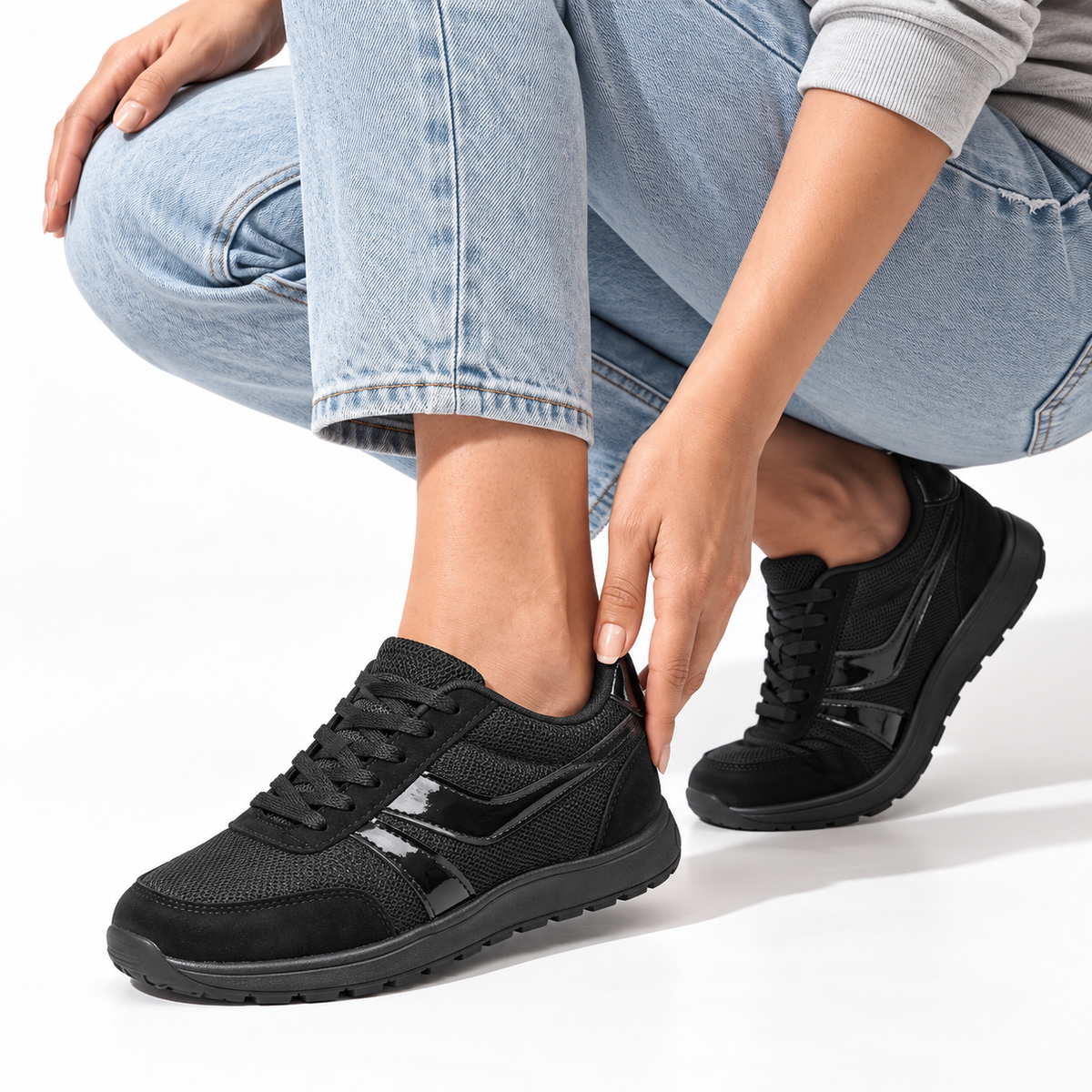 Rosalie | Wide-Toe Comfort Walking Sneaker