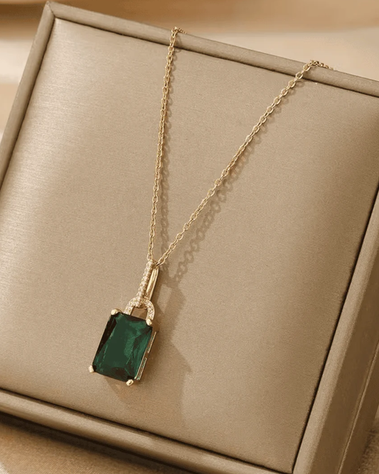 Emerald Stone Luxury Necklace
