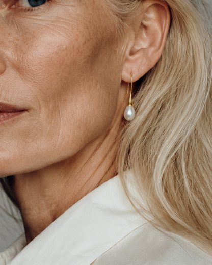 Goldy Pearl Beauty Earrings
